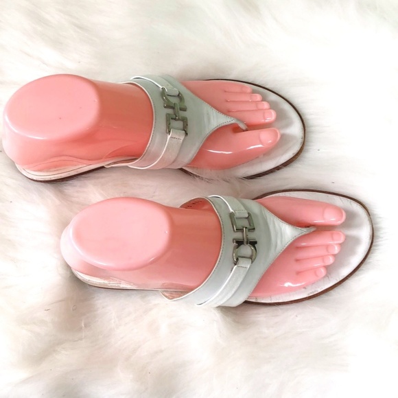 Salvatore Ferragamo Woman Sandals. Size 7 1/2 B. - Picture 5 of 9